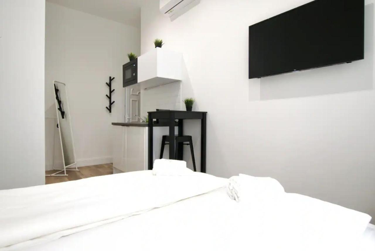 Studio Apartments By Hi5- Apartment In Downtown Budapest Exterior foto